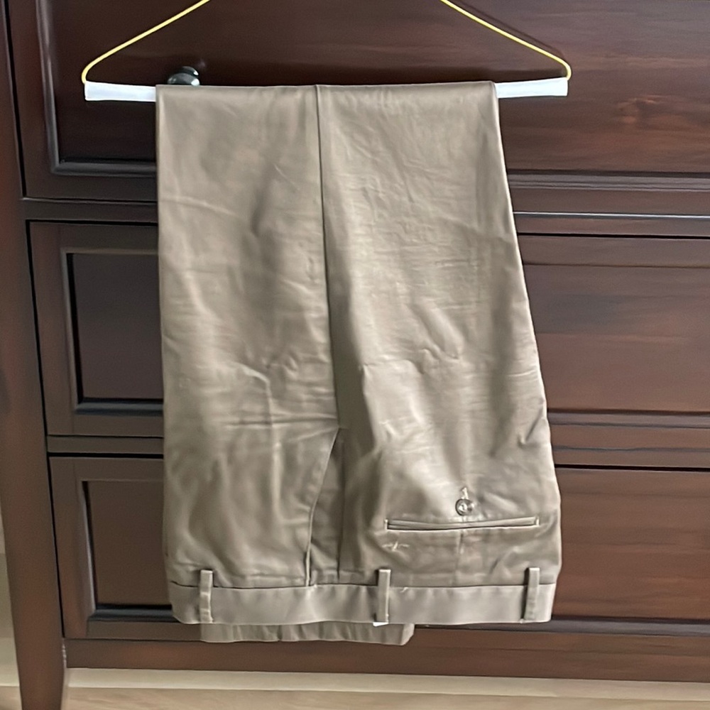 Levi’s Dockers 34x34 flat front